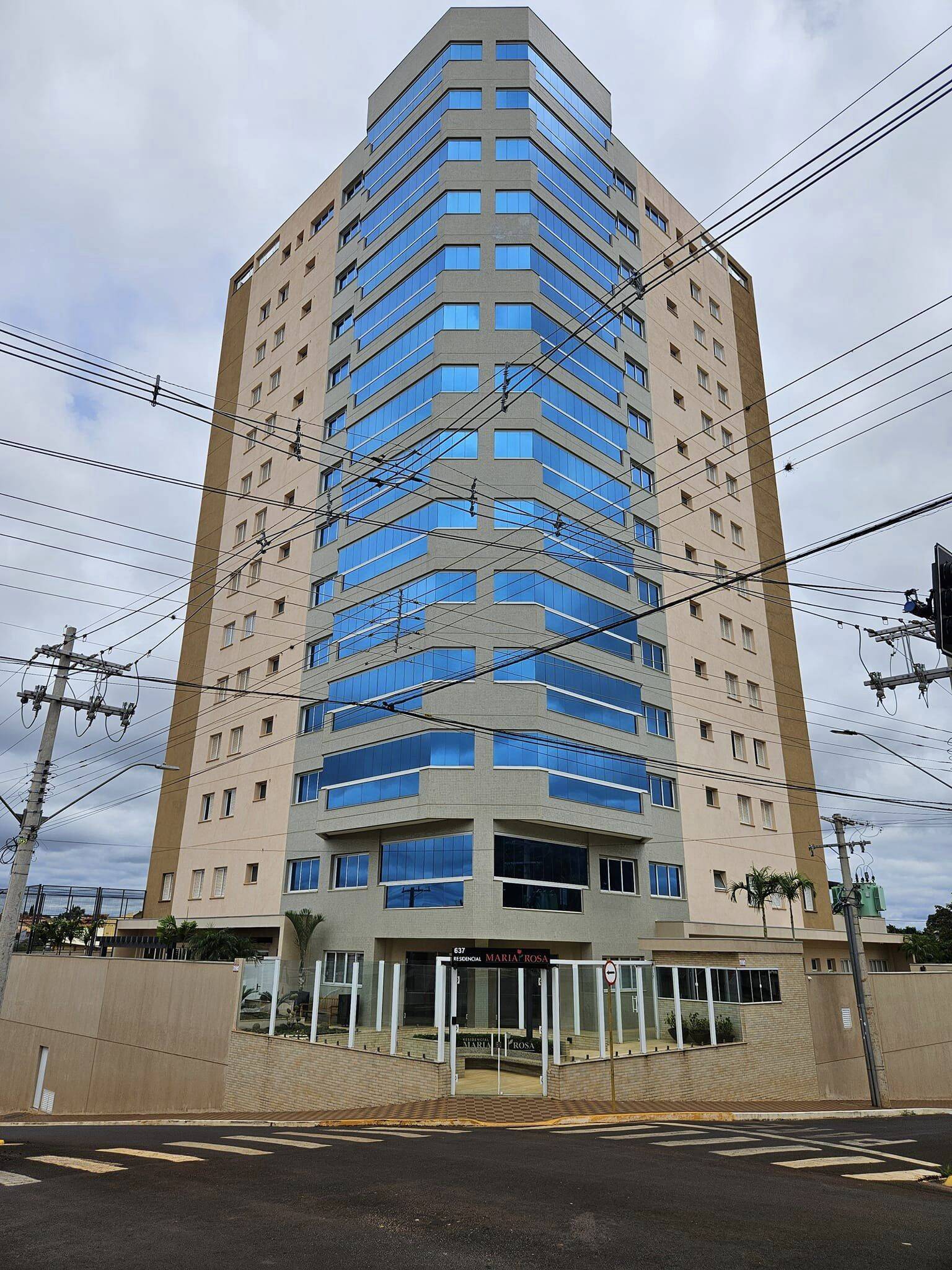 Apartamento à venda com 3 quartos, 188m² - Foto 1