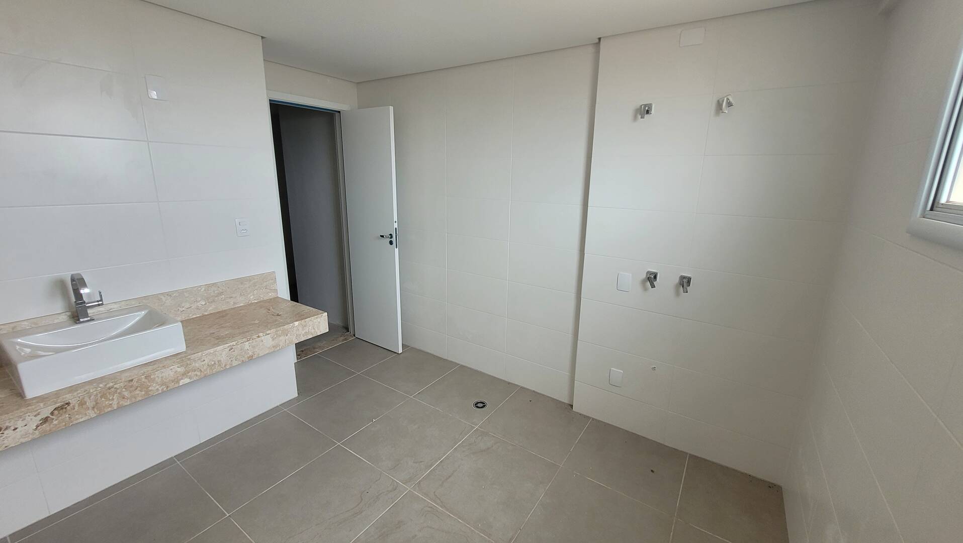 Apartamento à venda com 3 quartos, 188m² - Foto 25