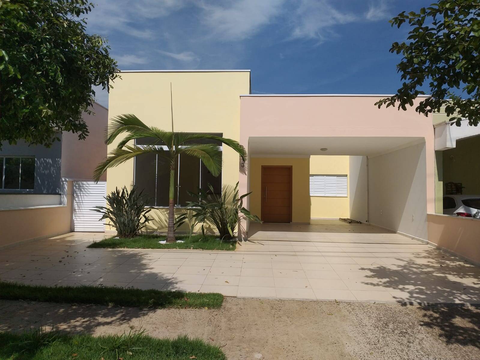 Casa de Condomínio à venda com 3 quartos, 179m² - Foto 1