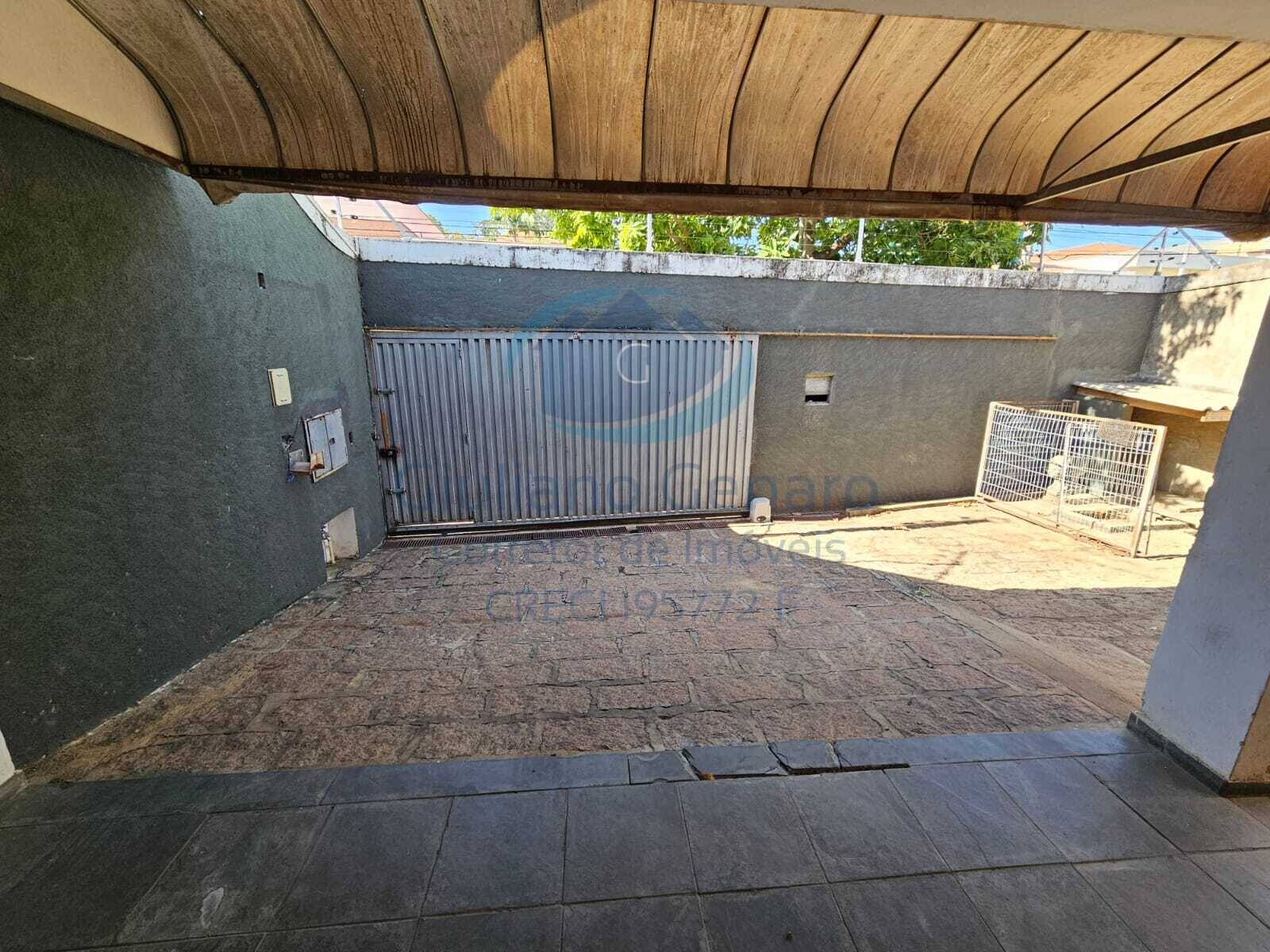 Casa à venda com 3 quartos, 335m² - Foto 2