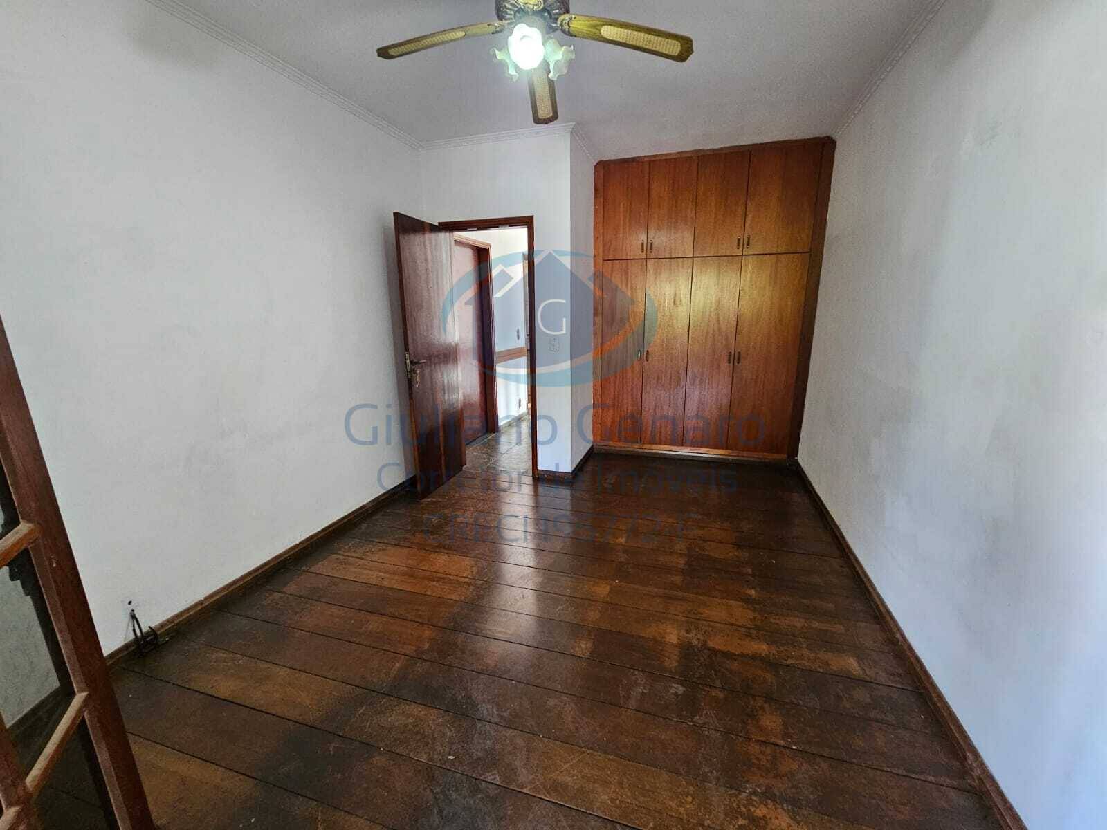 Casa à venda com 3 quartos, 335m² - Foto 8