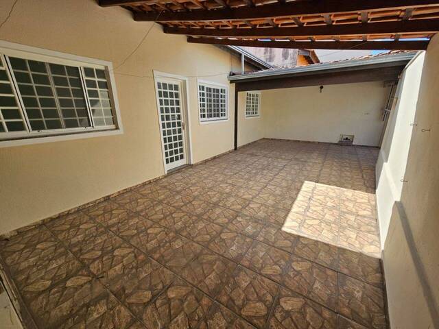 #CA-102 - Casa para Locação em Salto - SP - 2