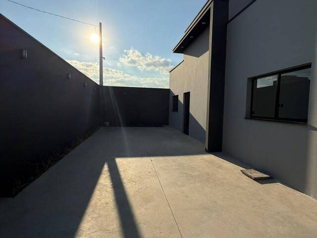 #CA-132 - Casa para Venda em Salto - SP - 3