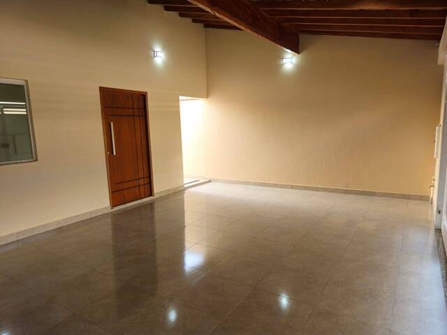#LO-002 - Casa para Locação em Salto - SP - 2